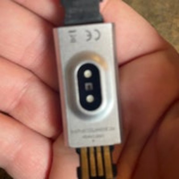 USED fitbit - Picture 3 of 5